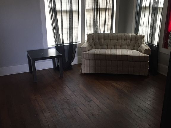 4th image of 1115 N Crawford St