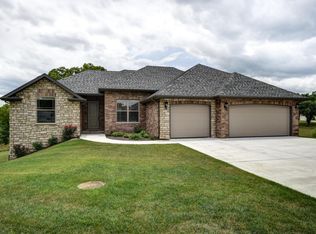 595 Santa Monica Dr, Nixa, MO 65714
