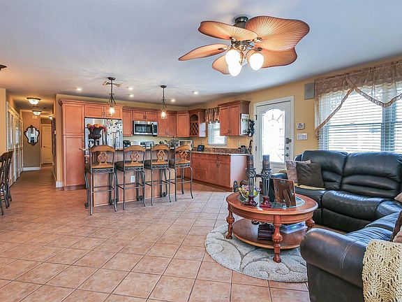 4th image of 115 N Washington Ave #2
