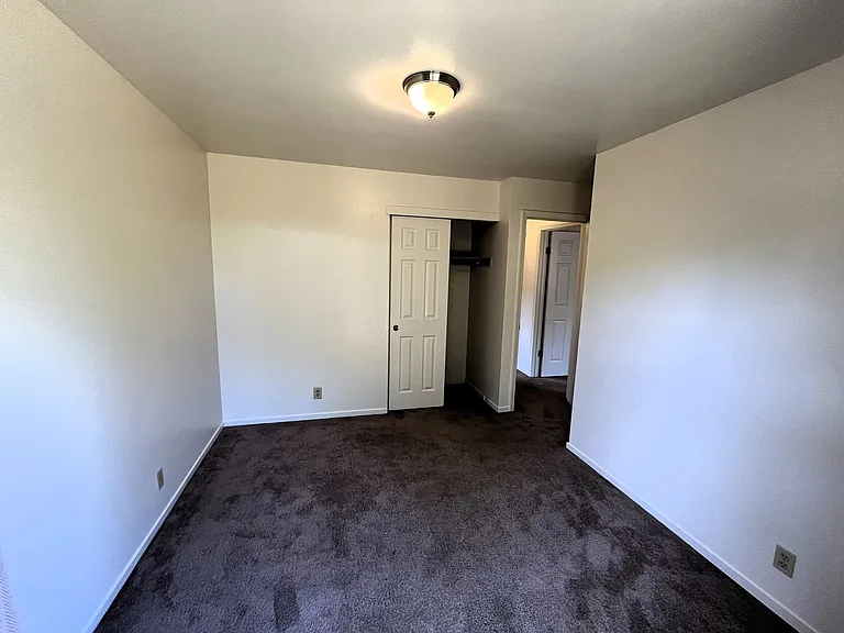 2025 Thiel Ave — Photo 16