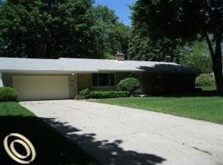 3635 W Bradford Dr, Bloomfield Hills, MI 48301