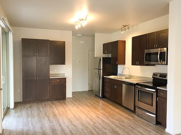 4th image of 836 Weiss Cir