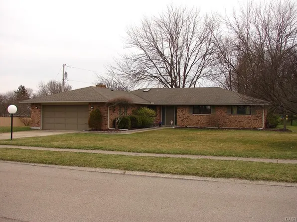 1740 Ambridge Rd, Dayton, OH 45459