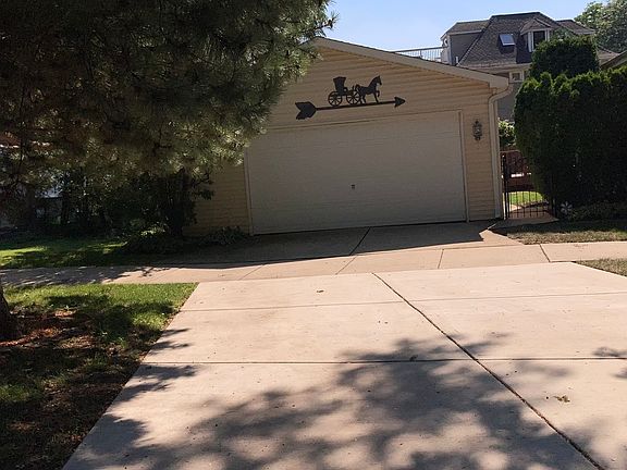 4th image of 5775 N Nina Ave