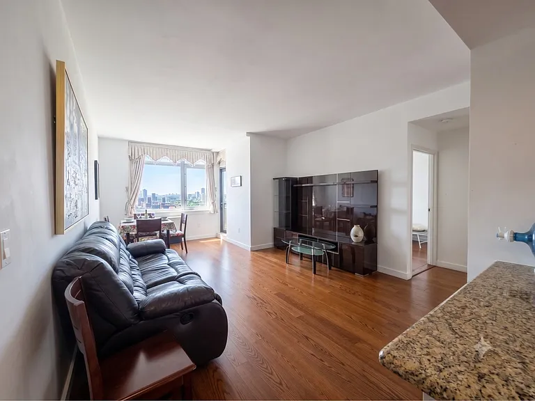 4028 College Point Blvd #Penthouse 211 — Photo 13