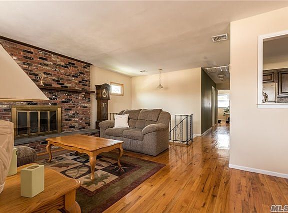 4th image of 1134 Washington Ave