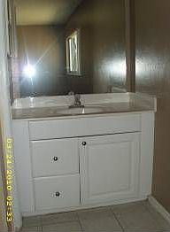 4th image of 301 NE 16th Pl