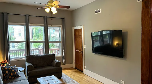 2422 W Moffat St #1 — Photo 5