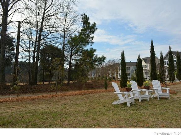 2nd image of 120 Jillians Ln