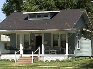 426 N Main St, Wapello, IA 52653