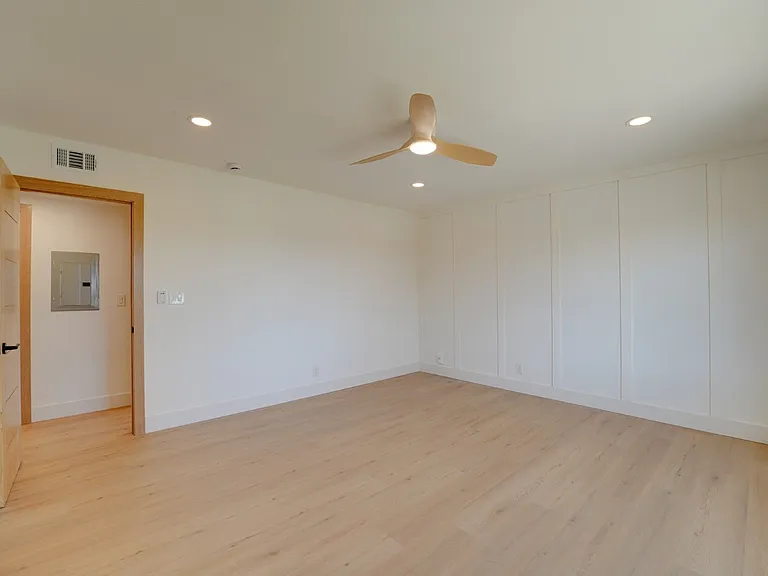 1102 Pacific Beach Dr — Photo 26