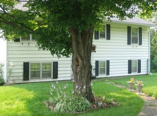 32 Gentes Rd, Essex Jct, VT 05452