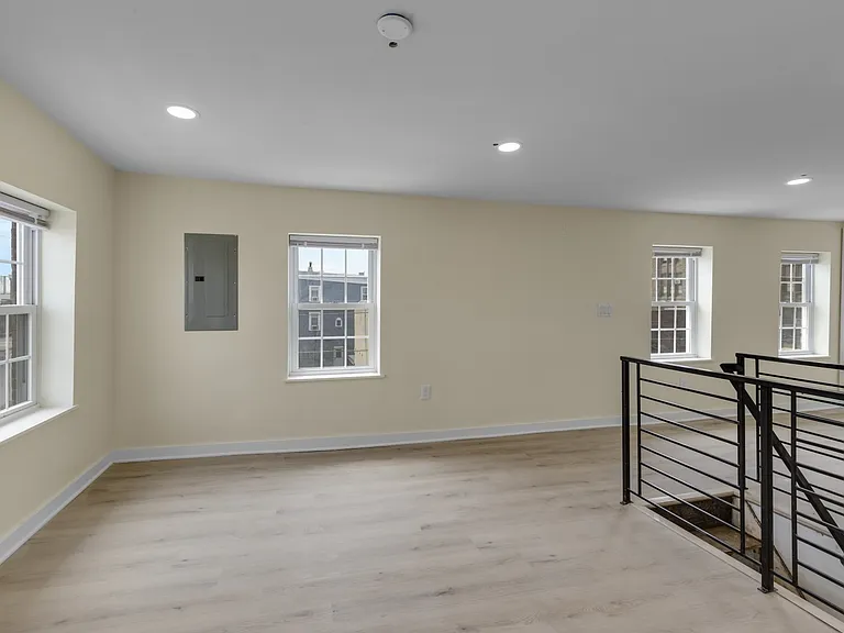2723 E Huntingdon St #3 — Photo 14