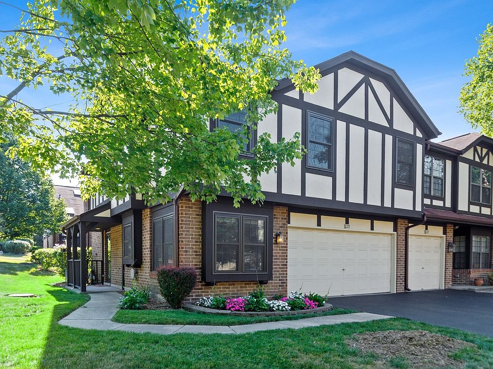 1st image of 221 Wildwood Ct