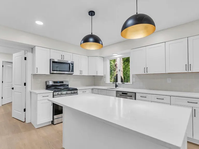 633 Eltone Rd — Photo 13