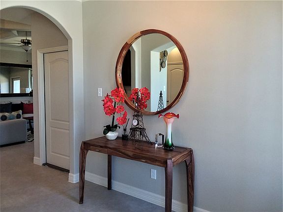 Same foyer