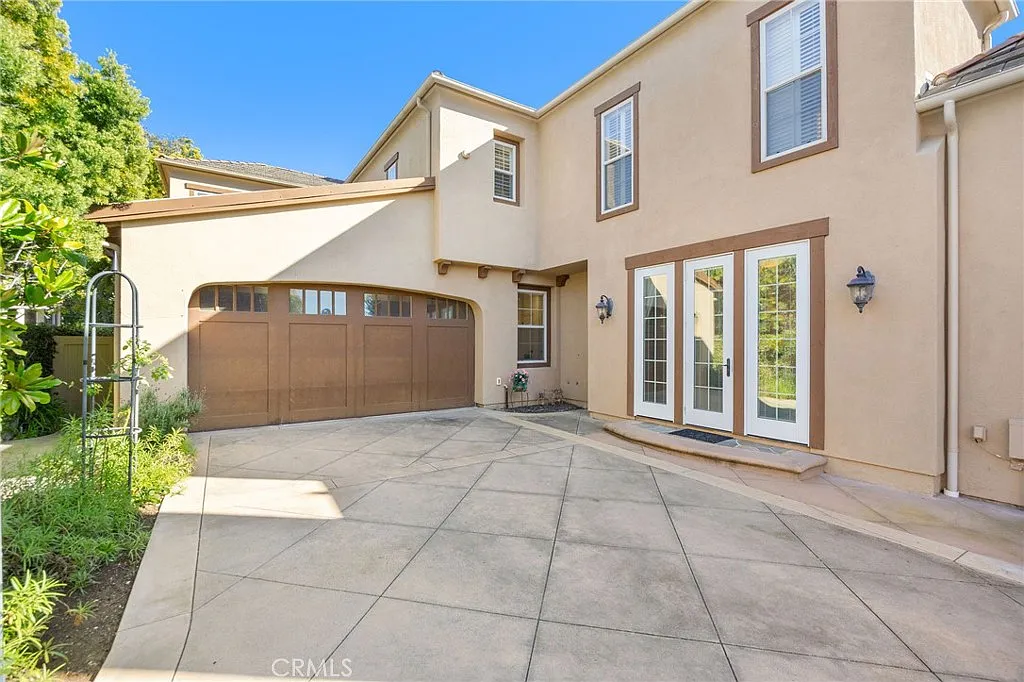 5 bed, 4200 sqft, $14,998 — Photo 3