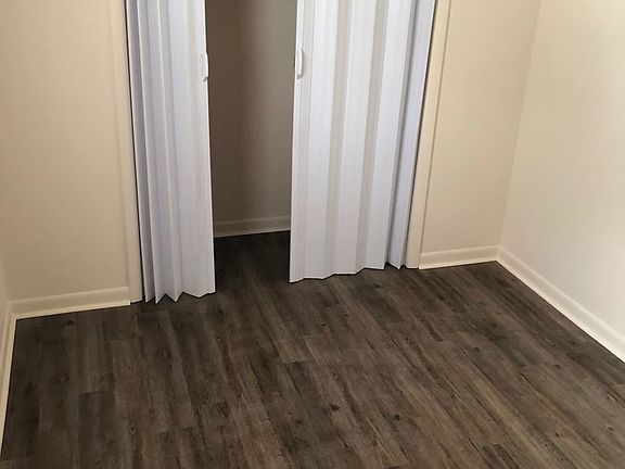 5th image of 717 Navy St APT A