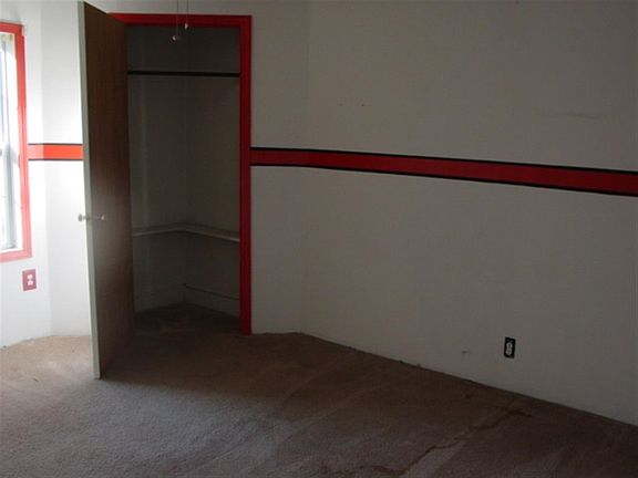 4th image of 104 Harwood St