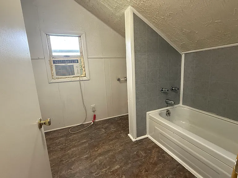 4216 Lloyd St #1 — Photo 11