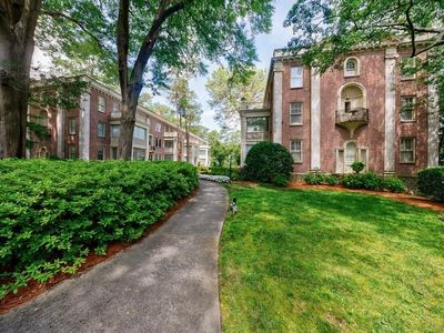 2260 Peachtree Rd NW APT B4, Atlanta, GA, 30309