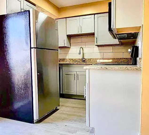 2408 Linhart Ave — Photo 6