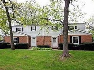 281 E Woodland Rd, Lake Forest, IL 60045