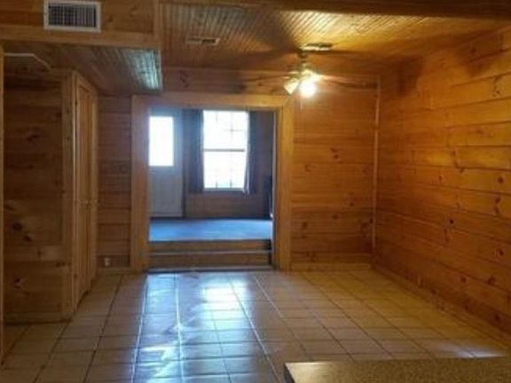5th image of 449 Tamarack Dr