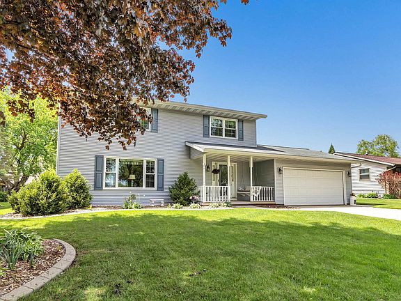 2nd image of 2152 Woodcrest Dr