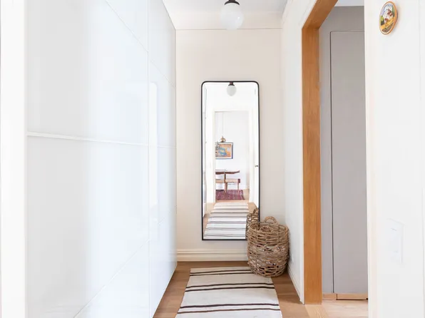 210 West 19th Street image 5 of 12