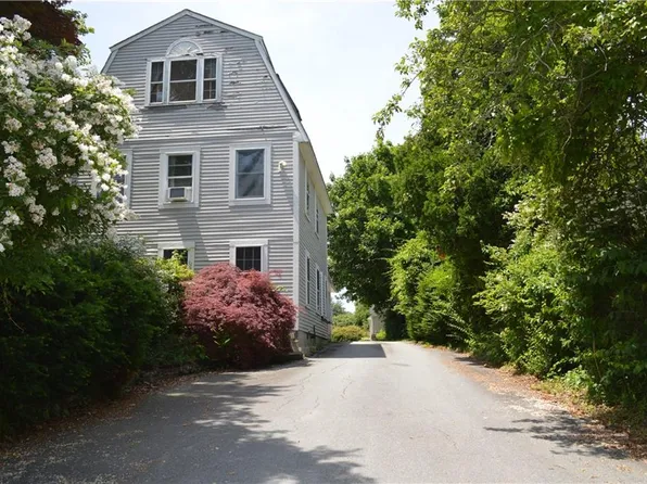 1028 E Main Rd, Portsmouth, RI 02871