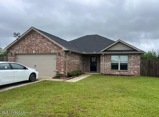 31 Bear Path, Picayune, MS 39466