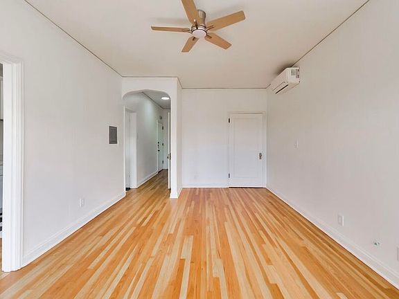 3rd image of 3719 Emerson St APT 5