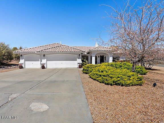 2nd image of 1030 Lupine Ln