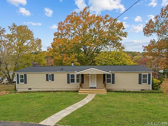 2nd image of 800 Holly Grove Ln