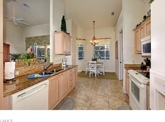 3rd image of 860 Seagrape Dr