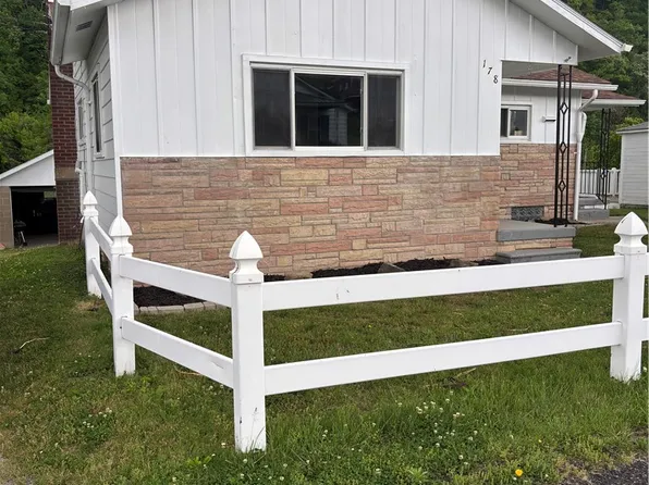 178 1st St, Clarksville, PA 15322