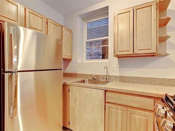 4th image of 59 Saint Pauls Ave #102