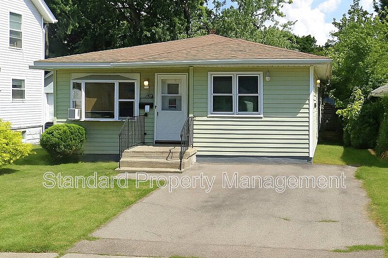 1st image of 254 Ernst St