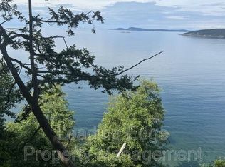 12724 Marine Dr APT B, Anacortes, WA 98221