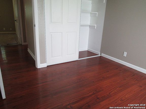 4th image of 907 Walnut Park St