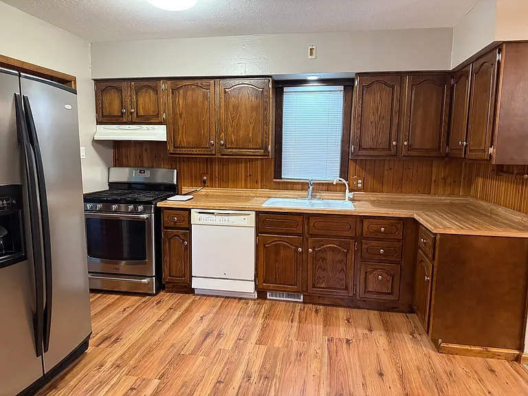 2557 S Cedar St — Photo 5