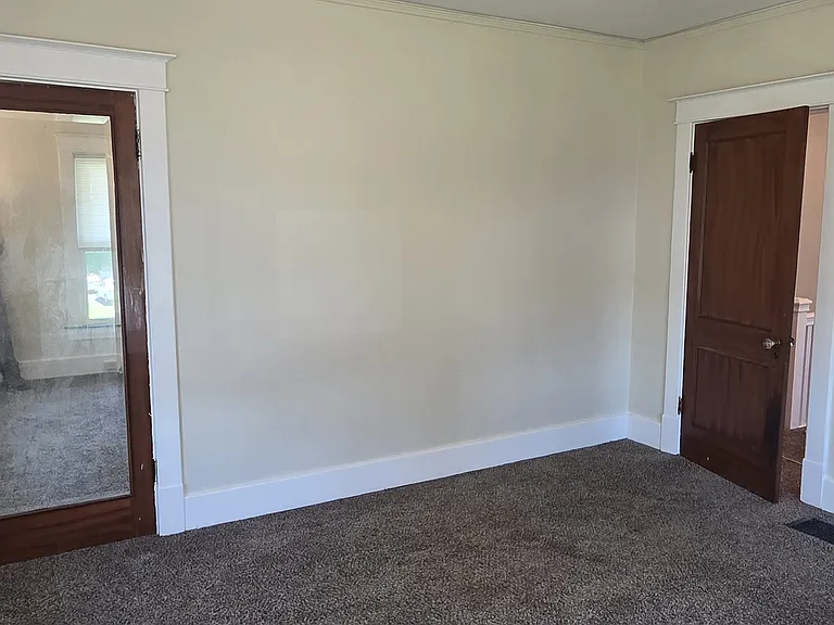 2201 Bashford Manor Ln — Photo 27