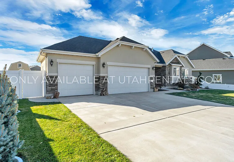 1419 W Stayner Dr — Photo 2