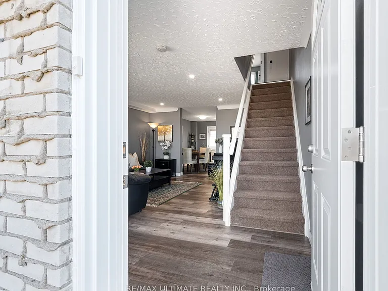 252 Bertie St #E — Photo 2
