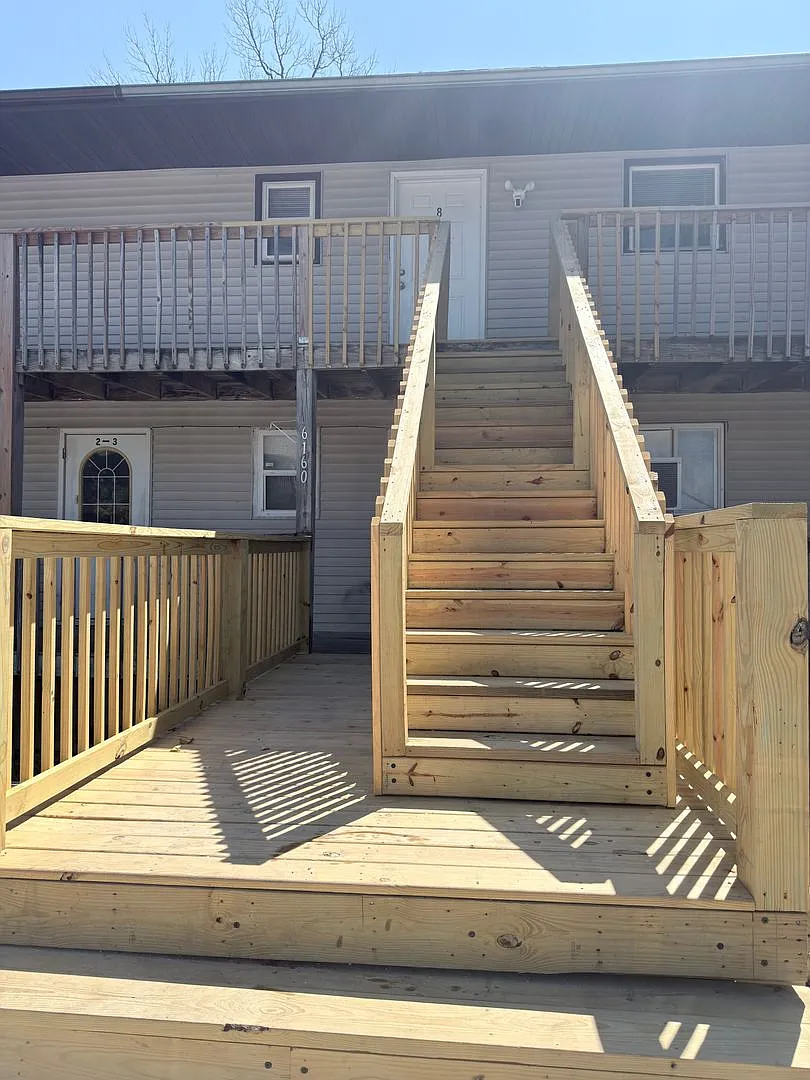 6160 N. East Circle Dr. — Photo 1