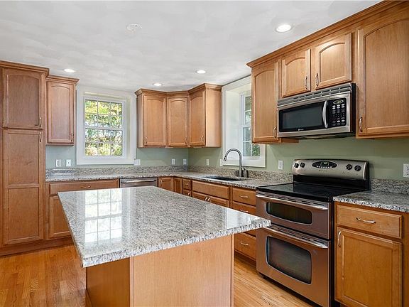3rd image of 1028 Providence Pike