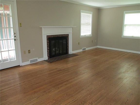 5th image of 1729 Williamsburg Pl
