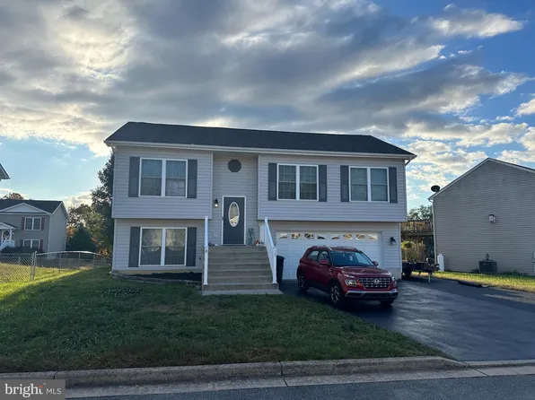 132 Freight Car Cir, Bunker Hill, WV 25413