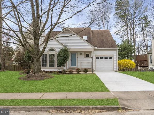 15051 Holleyside Dr, Dumfries, VA 22025